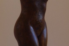 Collection privée - NO COMMENT - Noyer teinté et ciré - 65 cm - 2011